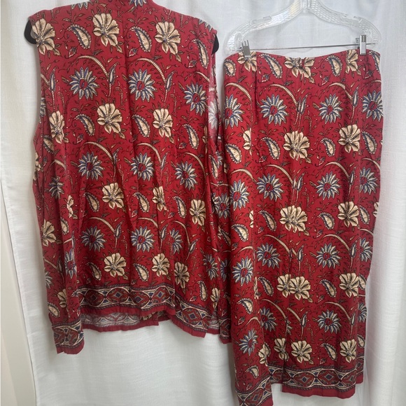 26 “ ptp Floral Red Maxi Skirt set includes top and skirt - Picture 7 of 11